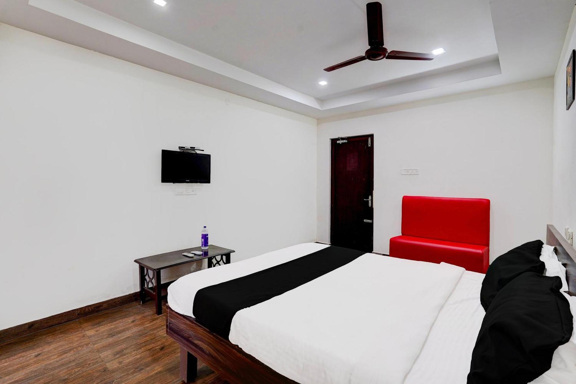 Hotel O Ambur Exterior photo